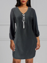 Load image into Gallery viewer, V-Button Neck Heart Chain Dress
